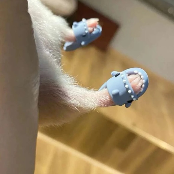 $3 PINK OR PURPLE SMALL ANIMAL SHOES. PINK. $3 IF BUNDLED - Picture 5 of 13